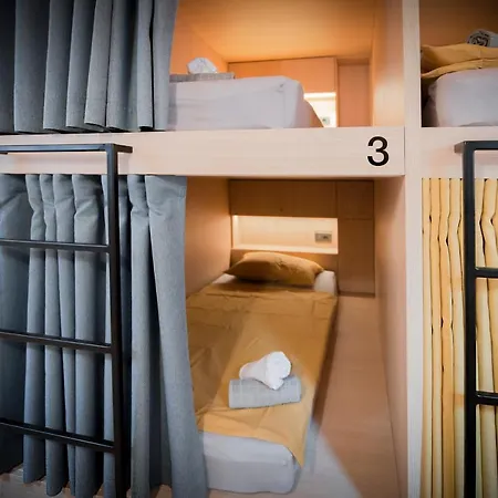 Kapszulahotel Wanderlust Capsules - Unique Sleeping Experience